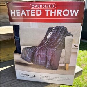 Berkshire Black and Blue Heated Throw